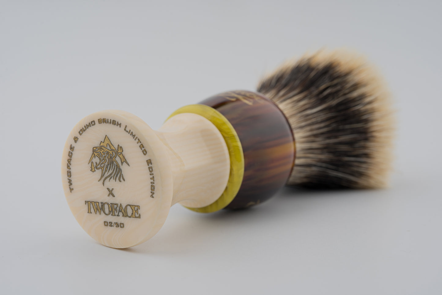 OUMO X TWOFACE CO-Brand shaving brush handle