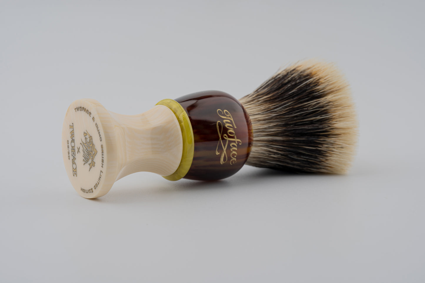 OUMO X TWOFACE CO-Brand shaving brush handle
