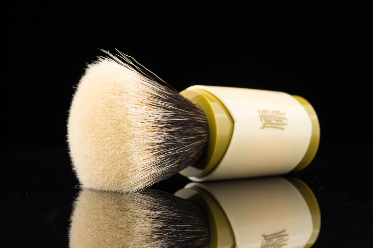 儒(Confucianism) - Chinese Tea Limited edition shaving brush