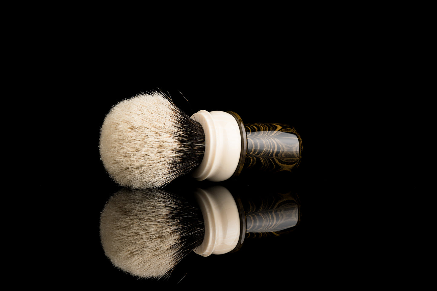 Tulip - Ebonite Hybird -‘Guards‘ shaving brush handle