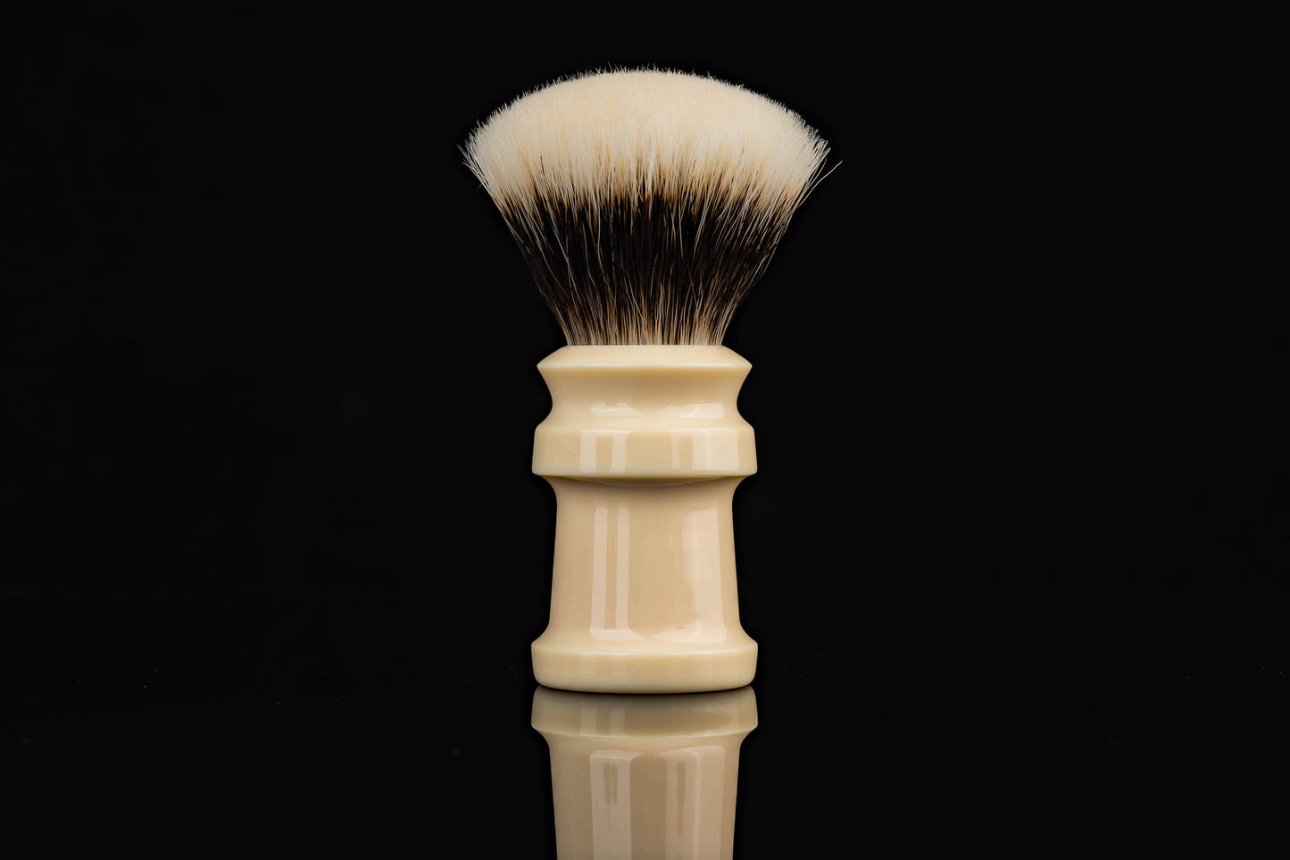DING(鼎) - Ornament from the Emperor shaving brush handle