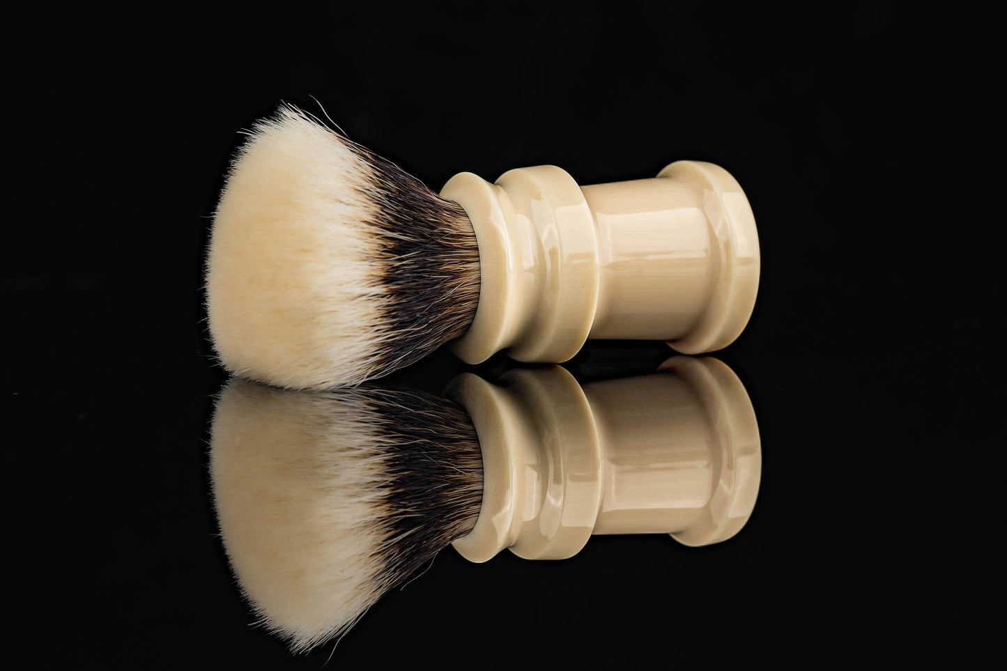 DING(鼎) - Ornament from the Emperor shaving brush handle