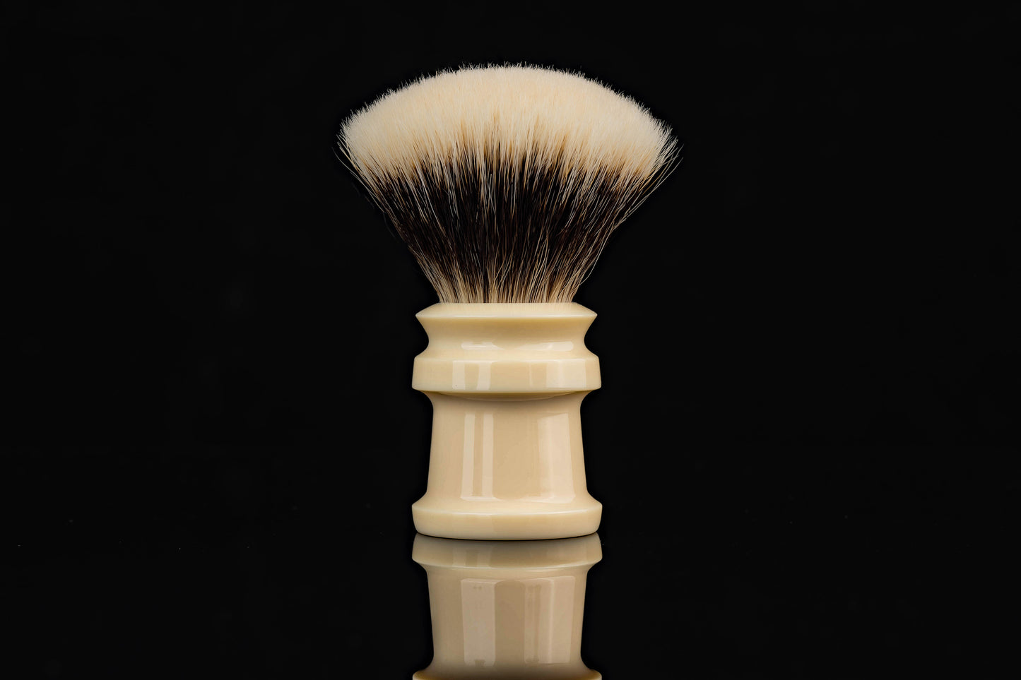DING(鼎) - Ornament from the Emperor shaving brush handle