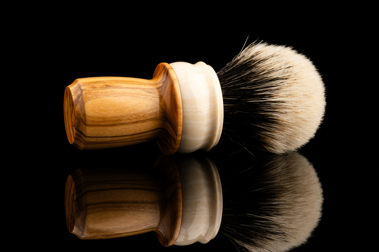 Tulip - ‘Olive wood‘ shaving brush handle