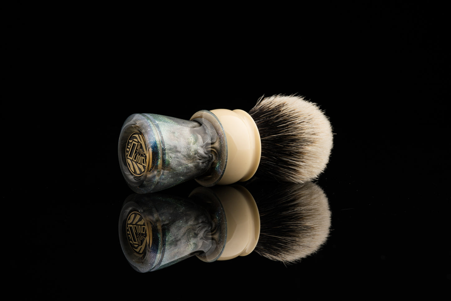 Exceed-贰-Glaze-'Dissolve' shaving brush handle