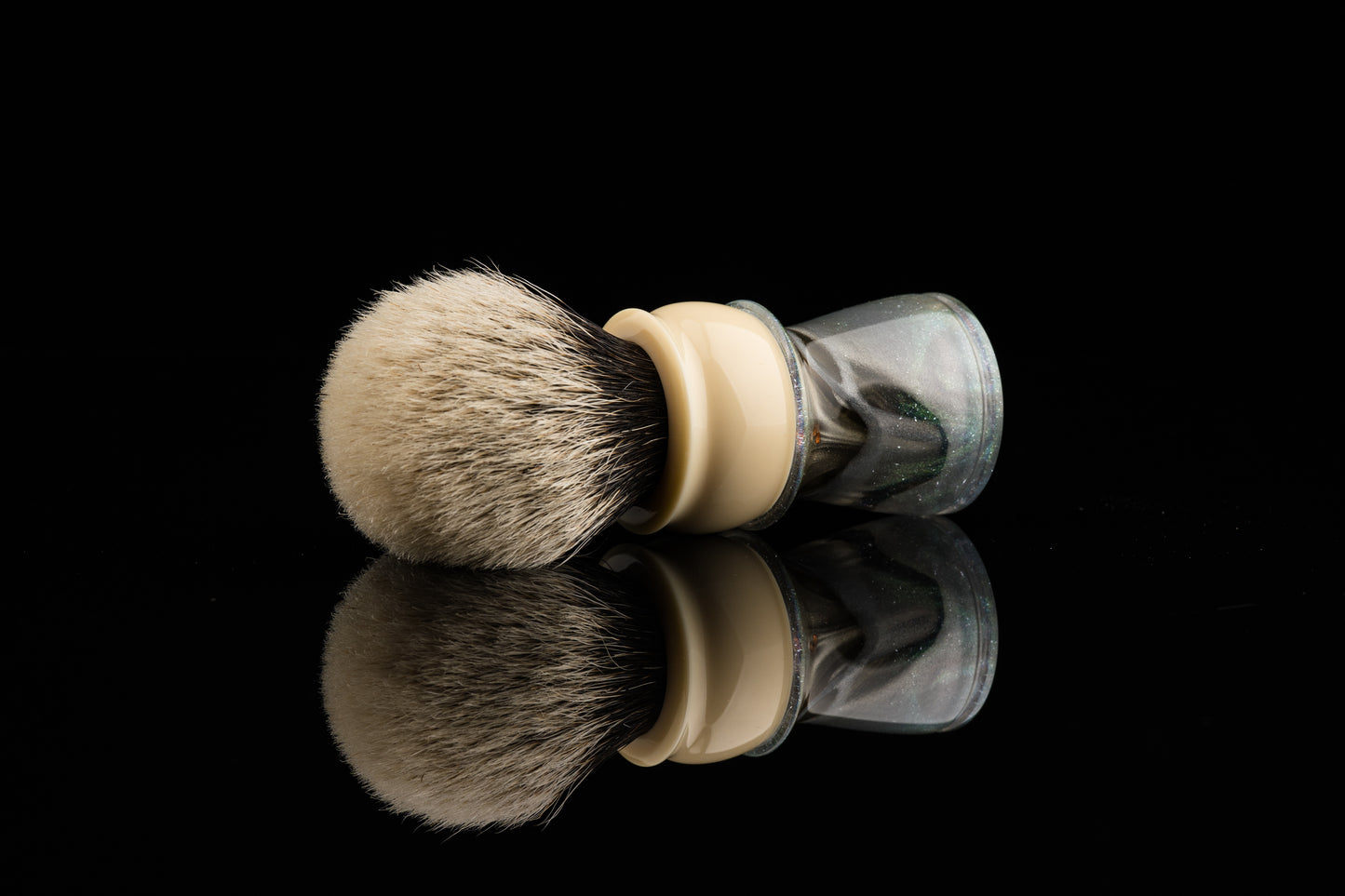 Exceed-贰-Glaze-'Dissolve' shaving brush handle