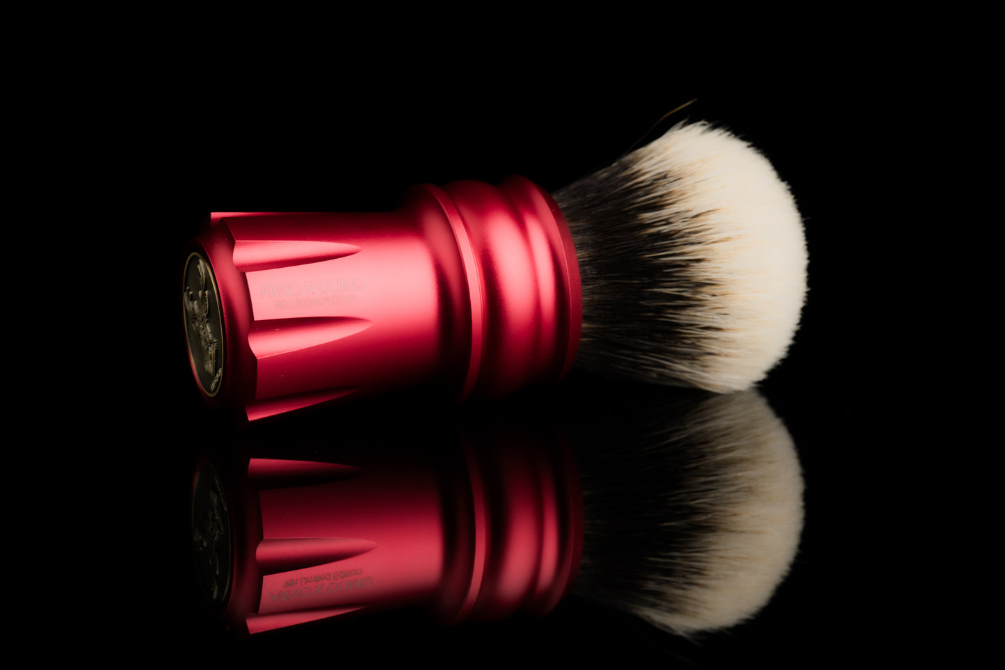 OUMO X ARNO - Metal Flower - Chinese Red shaving brush handle