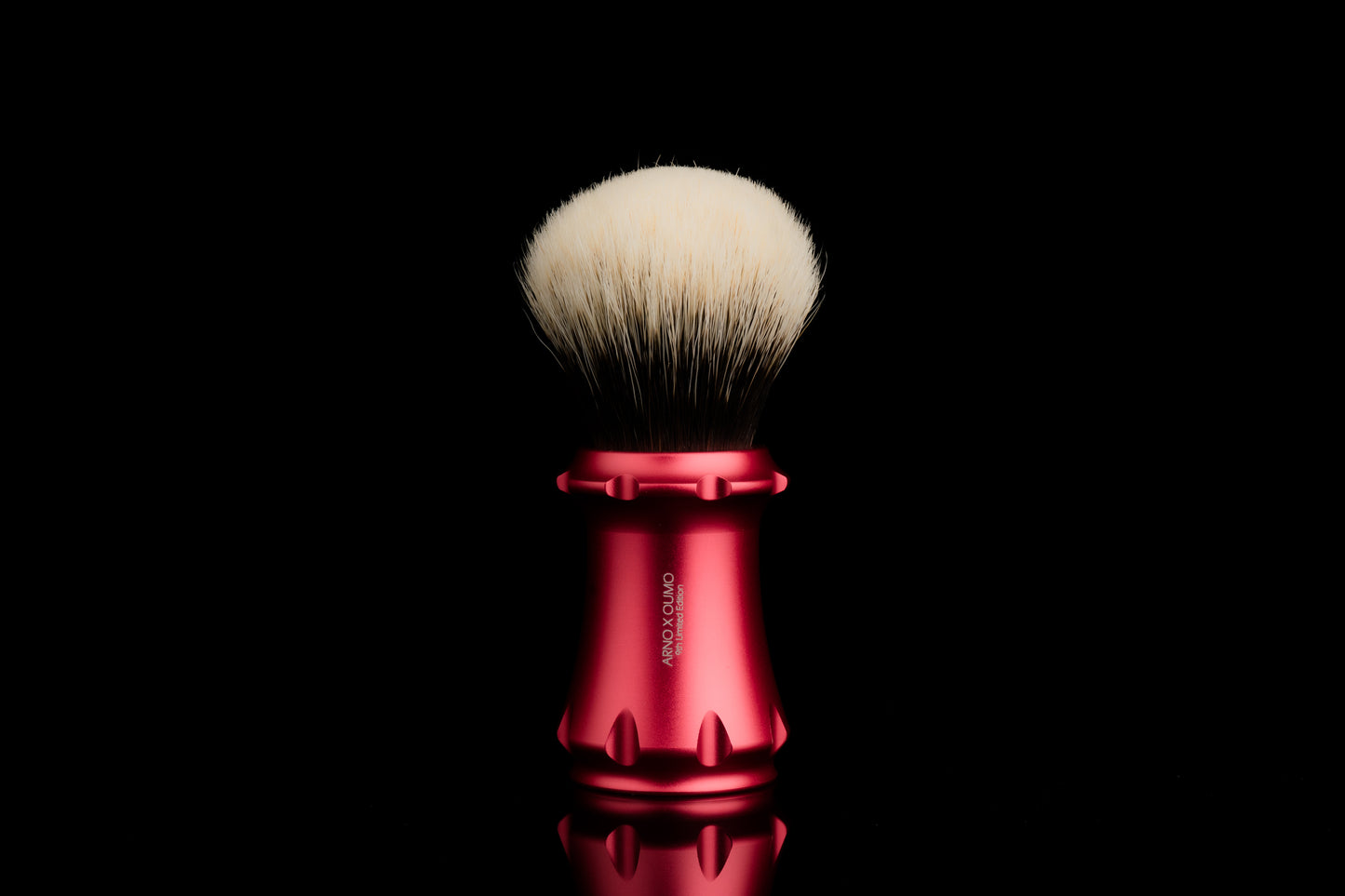 OUMO X ARNO - Metal Lighthouse - Chinese Red shaving brush handle