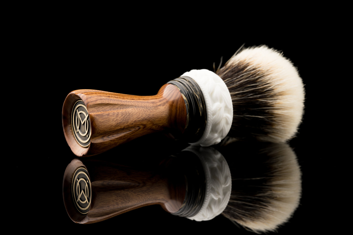 ‘Yingluo’- ‘纯洁’ Limited Edition shaving brush handle