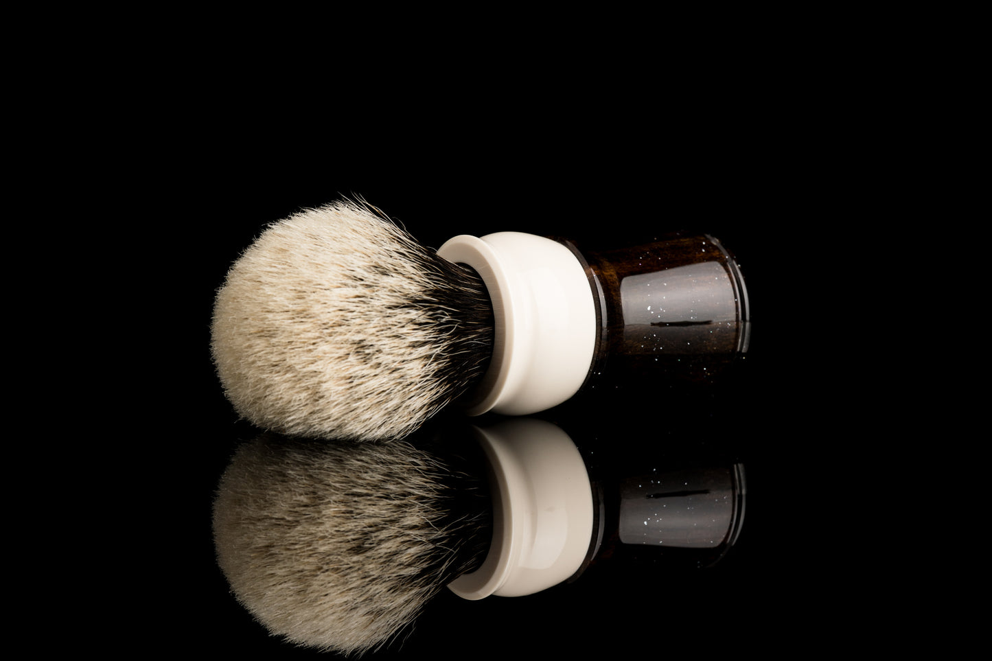 Exceed-贰-Glaze-'Black Hole' shaving brush handle
