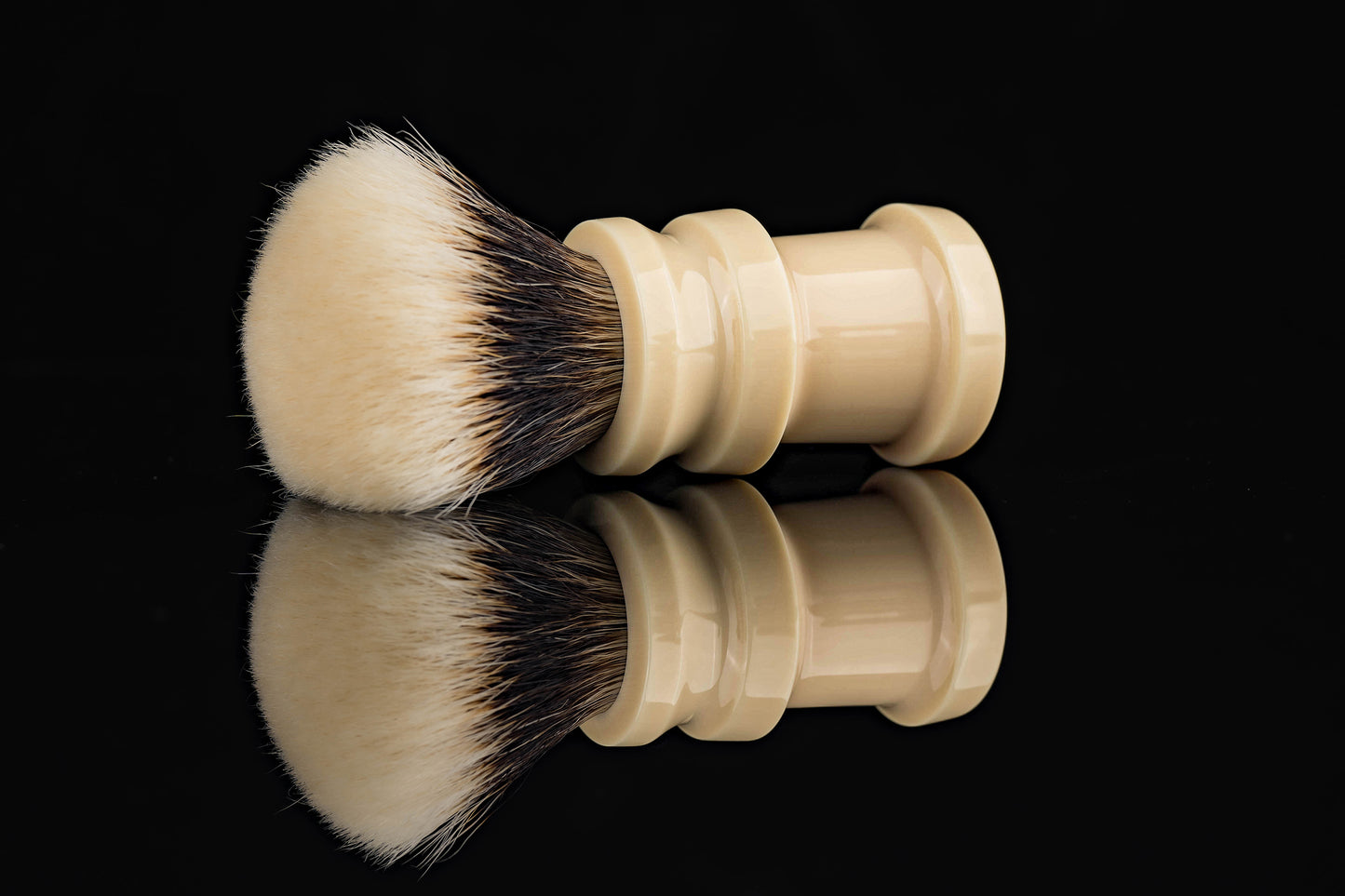 DING（鼎） - Ornament from the Emperor shaving brush handle